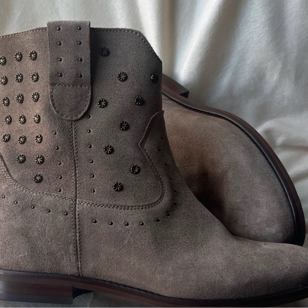 Kanna Brown Ankle Boots with Studded Design